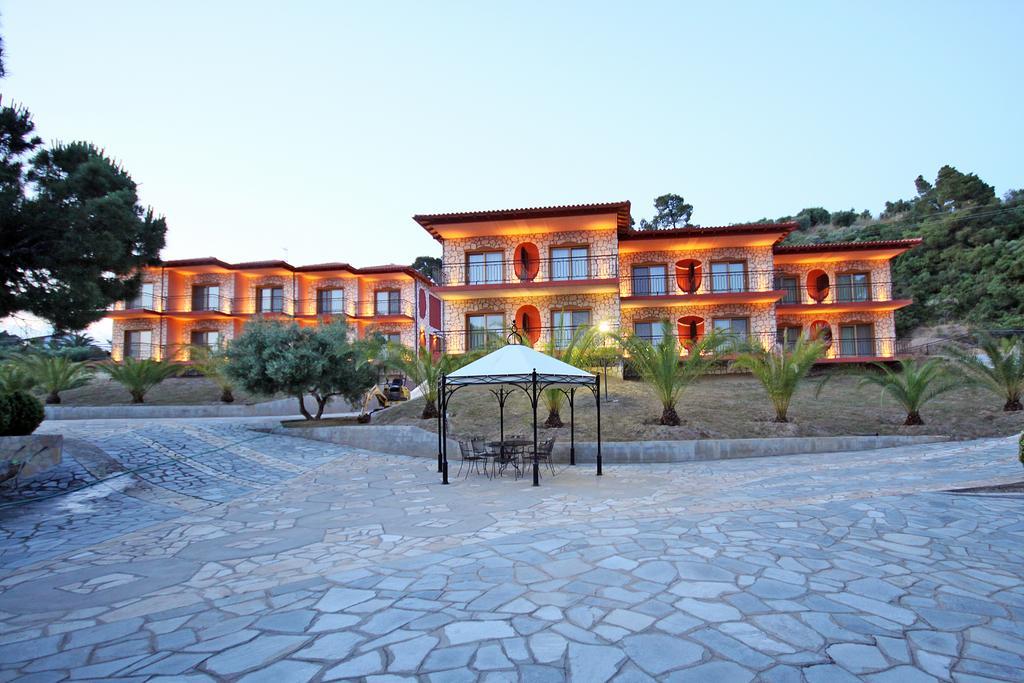 Ta 2 Pefka - Petros Italos Neos Marmaras Exteriér fotografie
